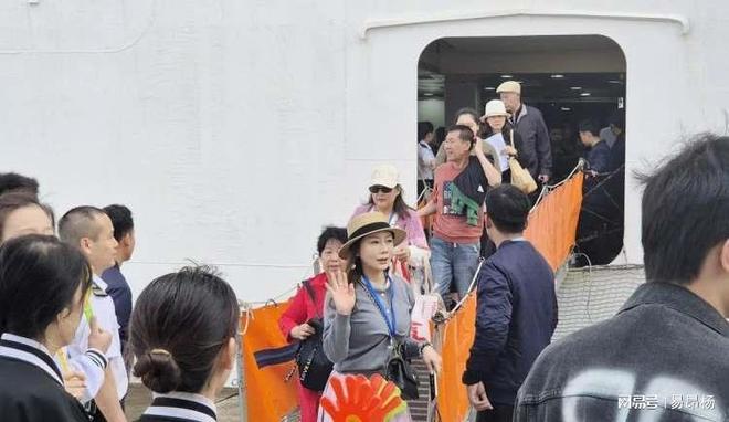 帮助运动服学姐动漫