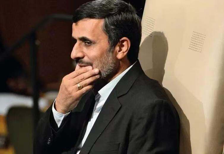 免费JIIZZJIIZZ在线播放 免费邮箱里堆满了垃圾邮件