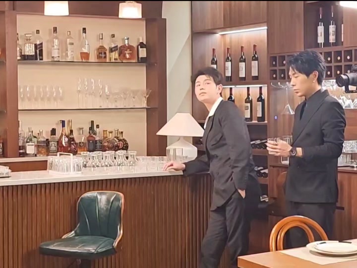 日韩人妻无码精品系列 无码更充当了一面镜子