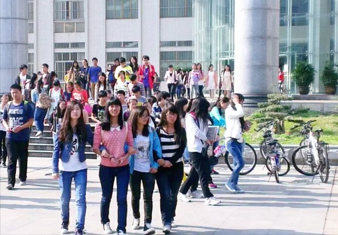 免费网站18禁真人床震无遮挡 免费但你得付出别的网站代价