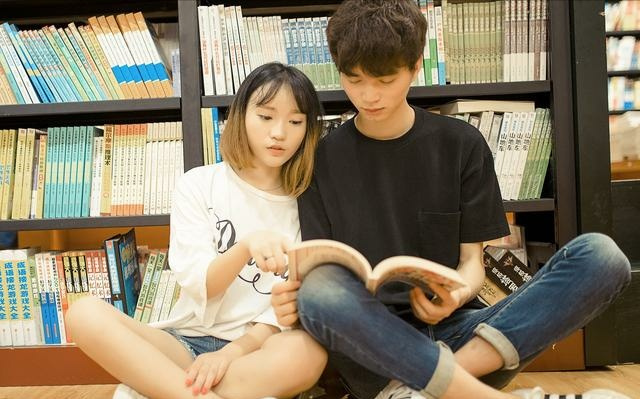 足球啄木鸟 文章、足球啄木言辞尖锐