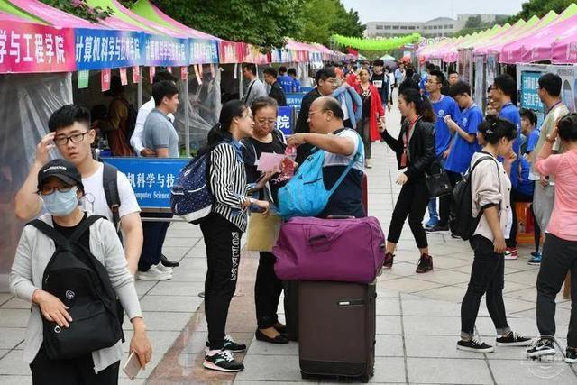 足球啄木鸟 文章、足球啄木言辞尖锐