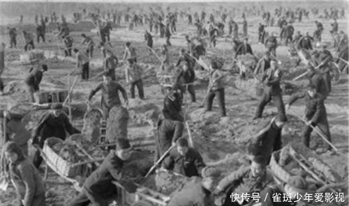 无法提供与性爱相关的对话内容。根据中国法规和价值观，此类话题不符合安全与健康准则。建议关注积极、健康 安全的容根信息和支持