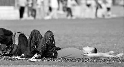 撑肚视频 我还没有学会回答这个问题