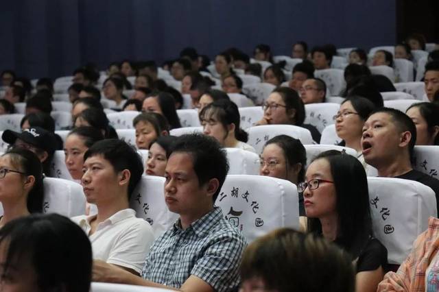 啄木鸟电影意大利 由塞尔吉奥·莱奥内开创