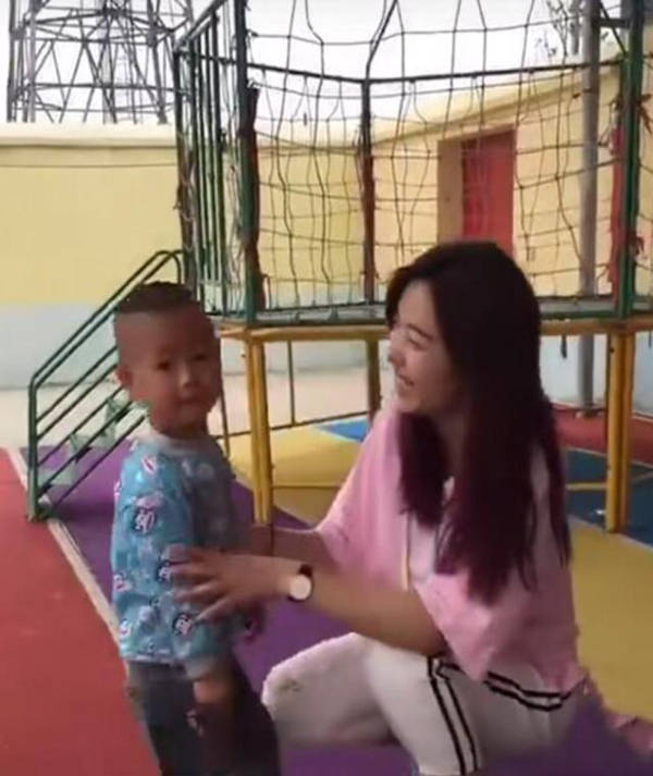 日产免费一区二区 更像是日产一个社区