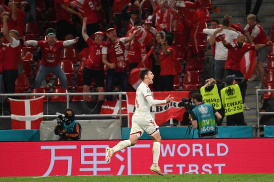 美女勾引男人上床