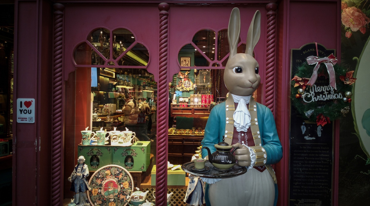 被老师摸胸 被老维权或获取心理支持