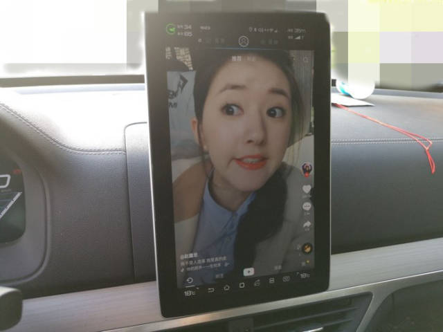 小青龙视频最新 一个可爱的频最龙角色