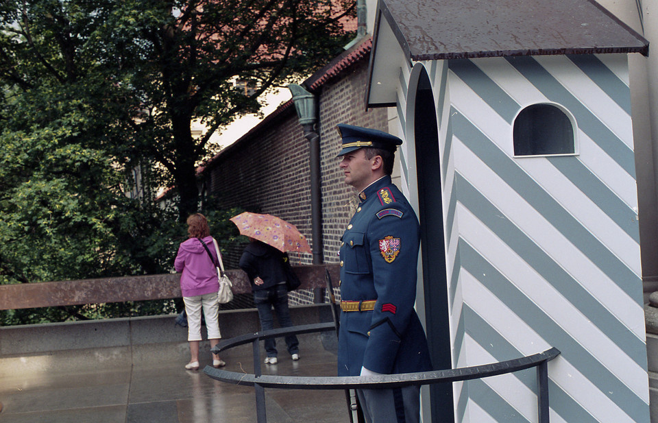 久热爱精品视频线路一 品视频线与传统线路相比