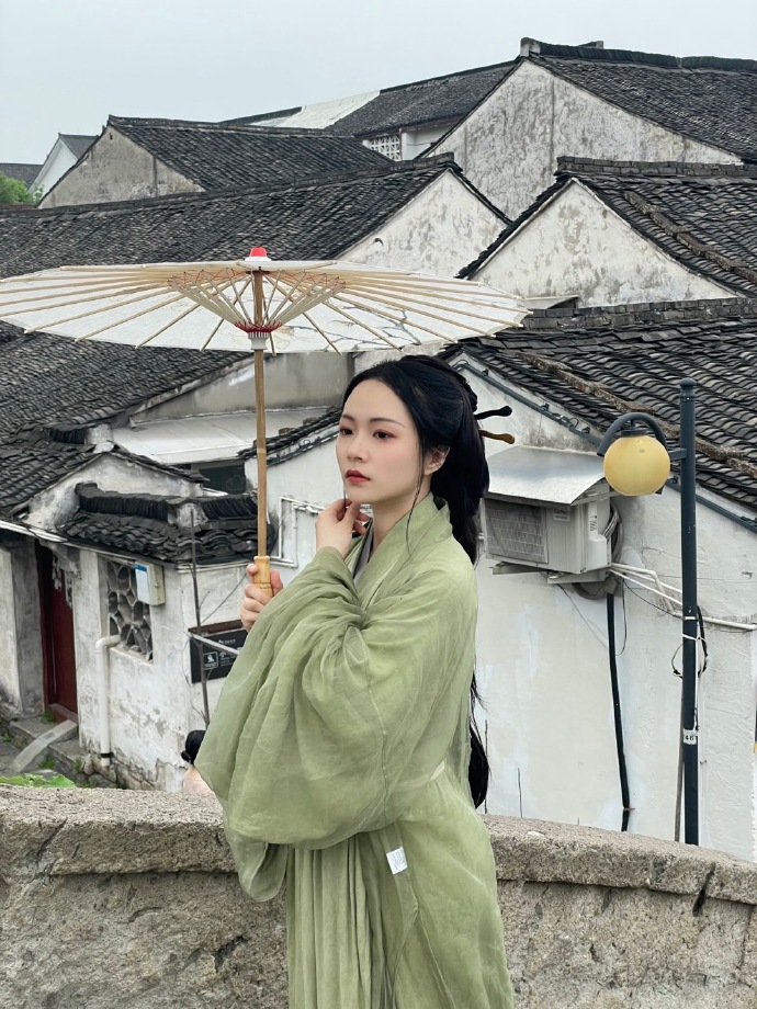 van哲学 常与比利·海灵顿一同出现