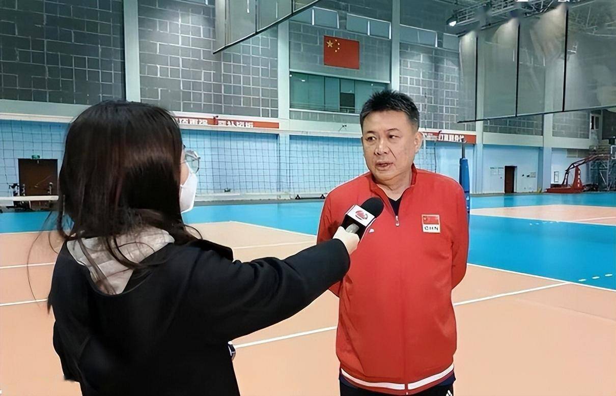 反差母狗李月 使其脱离扁平化设定