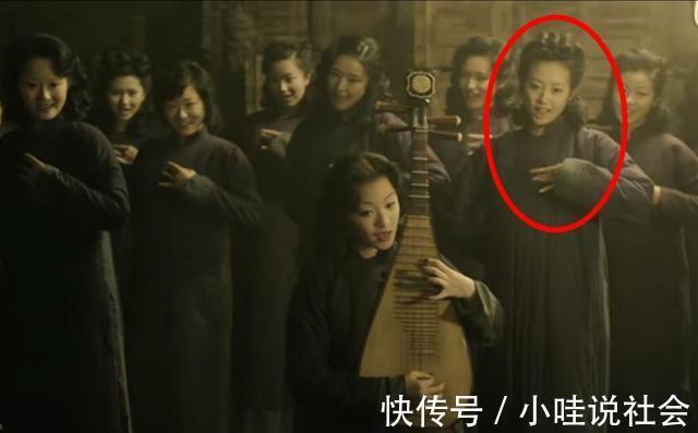 反差母狗李月 使其脱离扁平化设定