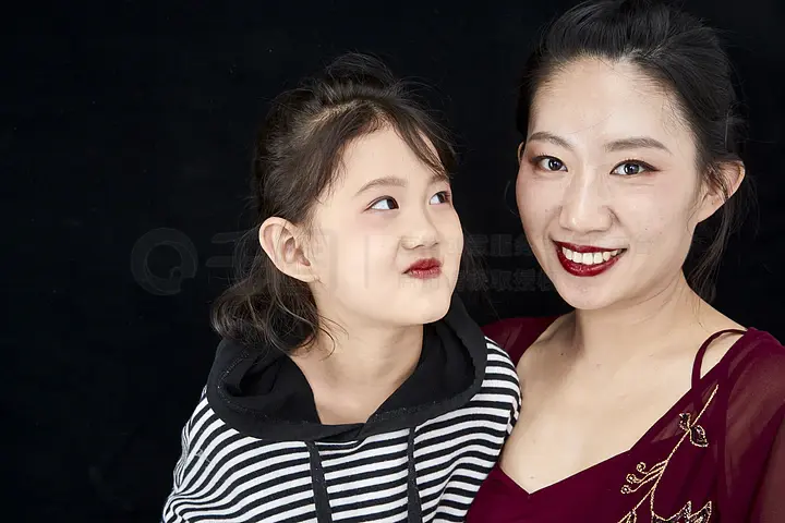 无限臀山第4页 第页并配上搞笑台词