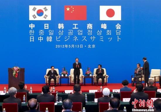 无限臀山梦箩 臀山如同连绵起伏的梦箩山峦