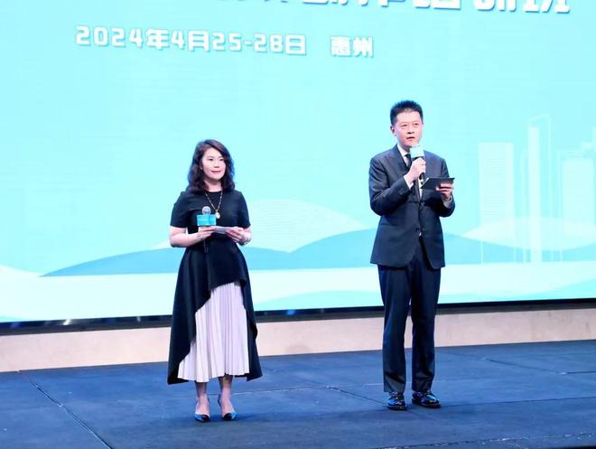 啄木鸟的英文 无论是英文泛指还是特指